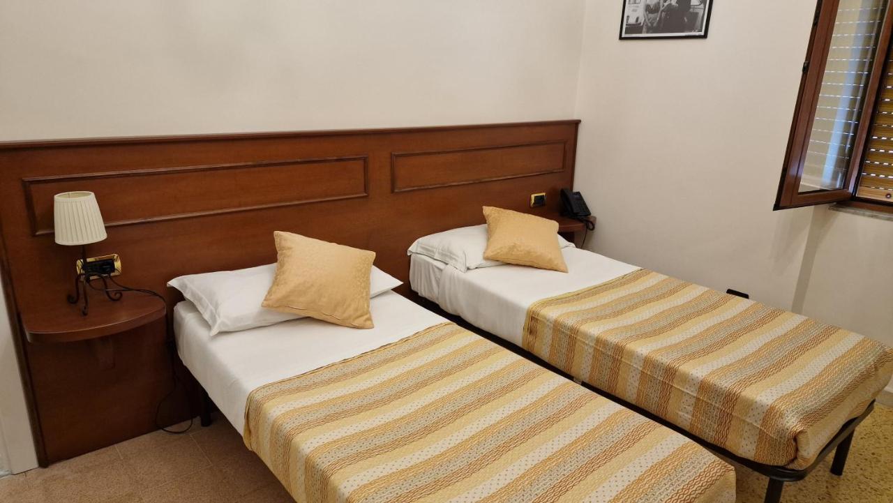 Vittoria Guest House Battipaglia Extérieur photo