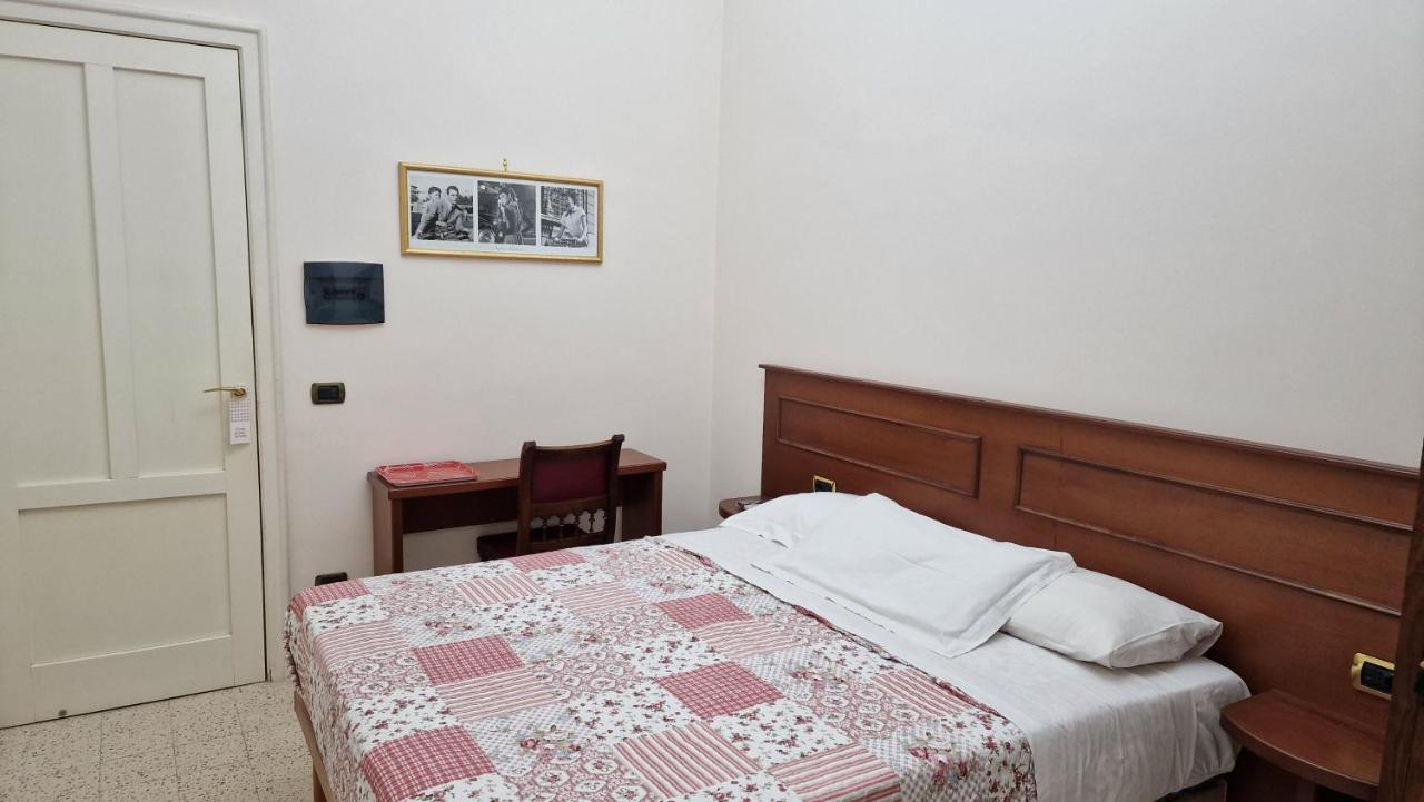 Vittoria Guest House Battipaglia Extérieur photo