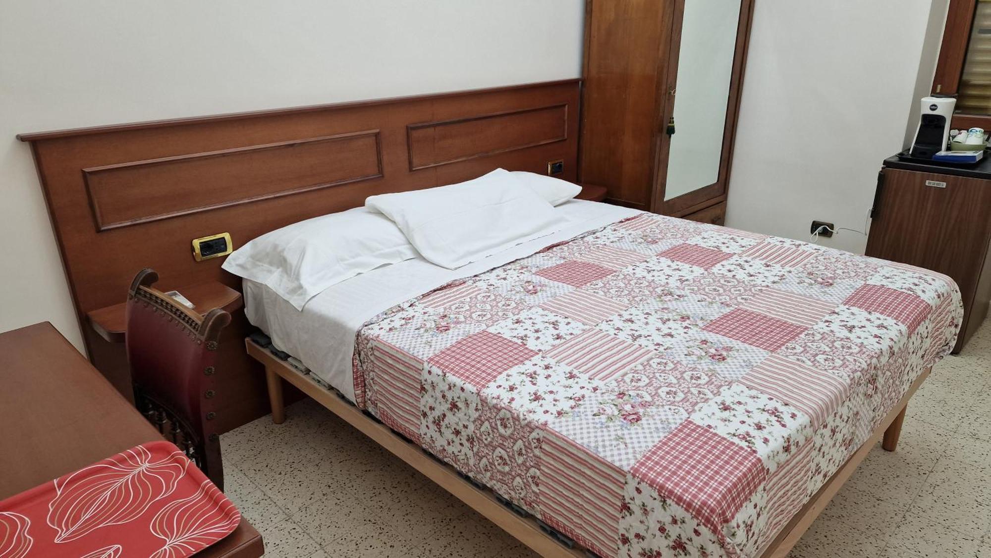 Vittoria Guest House Battipaglia Extérieur photo